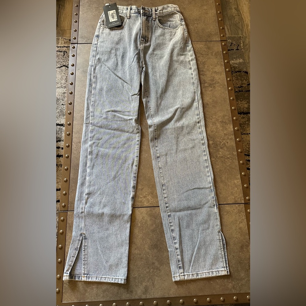 PrettyLittleThing Beach Blue Straight Leg Jeans